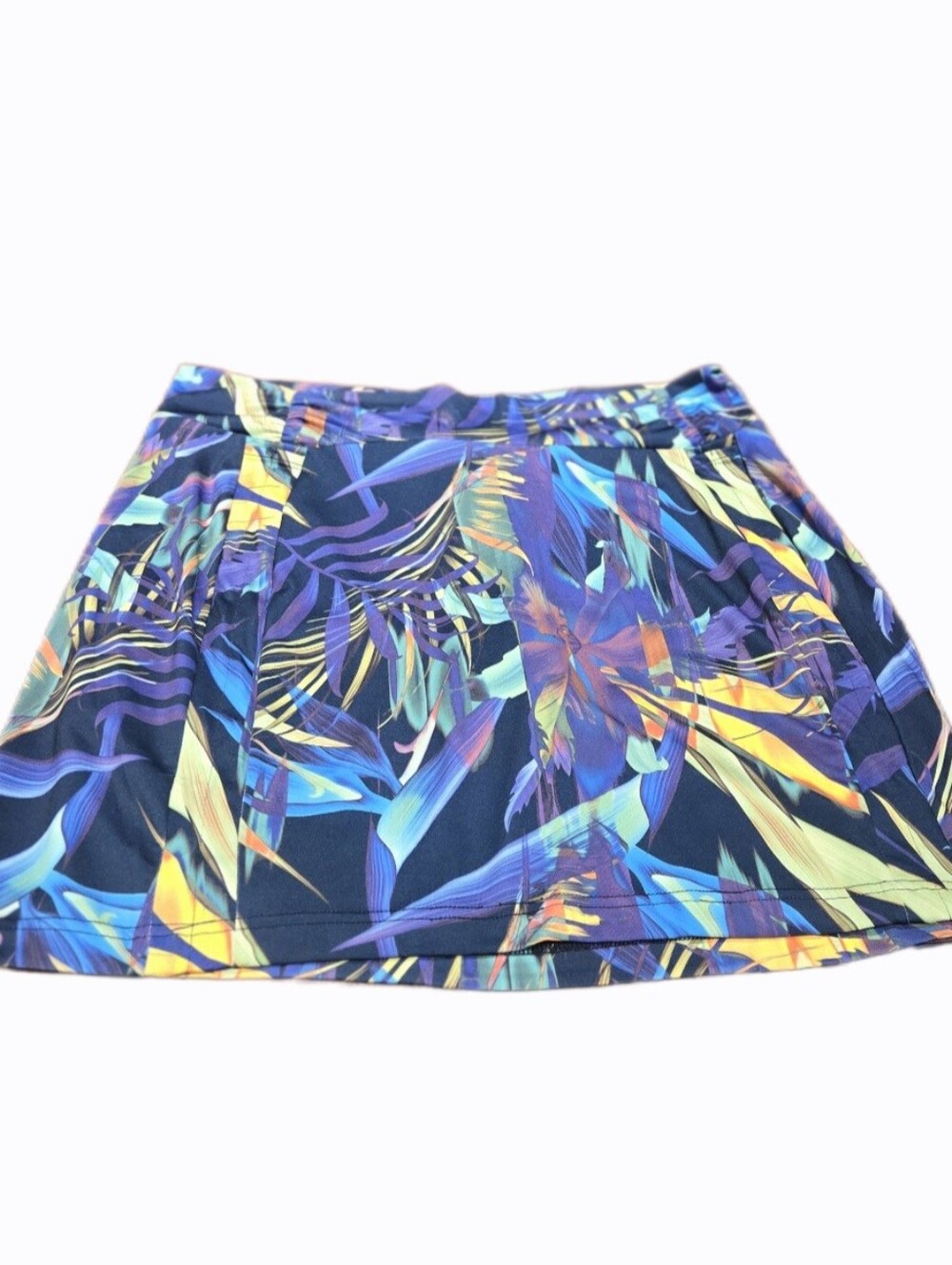 Antigua pull on skort w/ attached shorties.  Colorful floral pattern. Large.